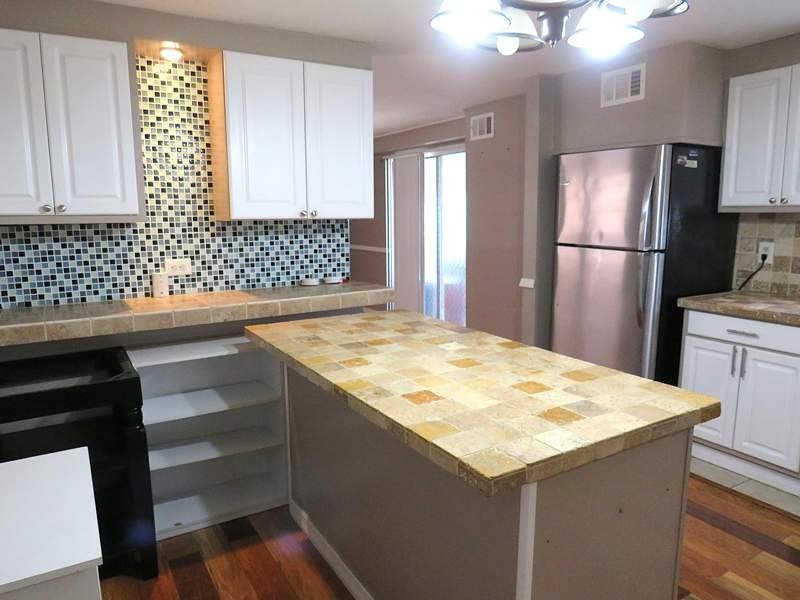 This charming 840 square feet manufactured home built in 1978 by - photo 3