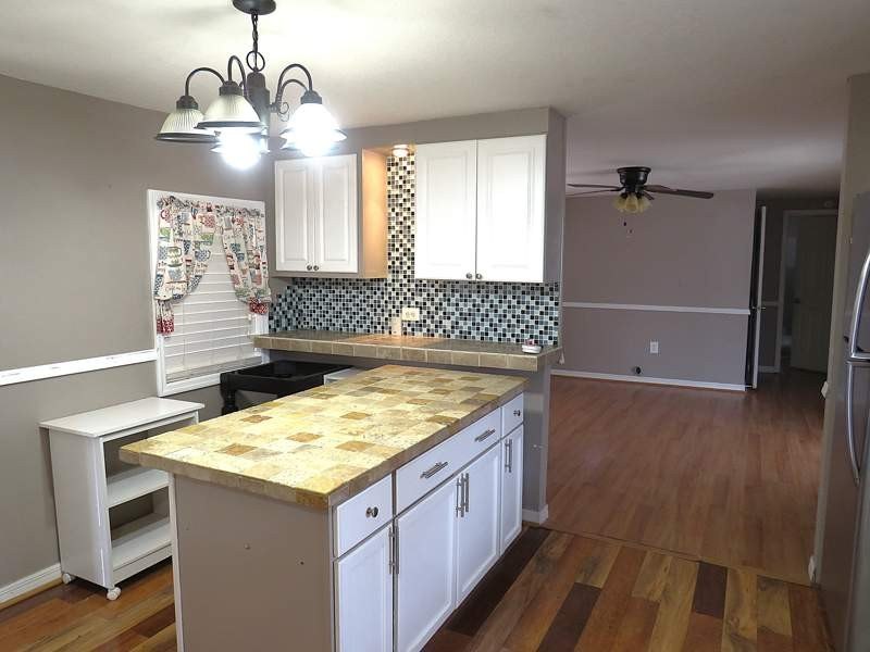 This charming 840 square feet manufactured home built in 1978 by - photo 6
