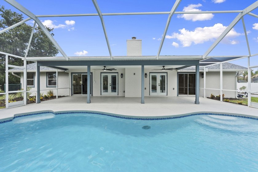 Welcome to this stunning, fully renovated 4-bedroom, 2-bath - photo 35