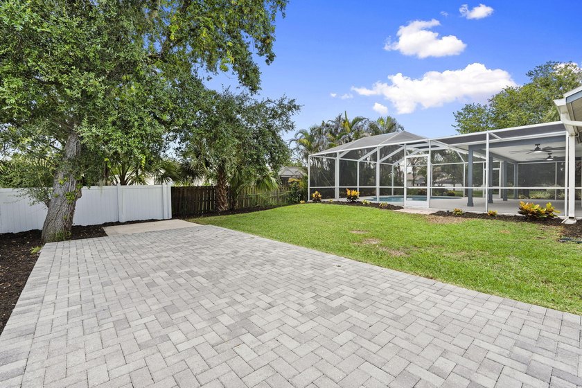 Welcome to this stunning, fully renovated 4-bedroom, 2-bath - photo 45