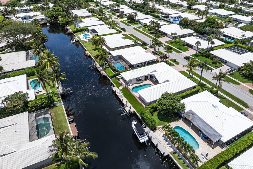 Welcome to this exceptional single-story waterfront residence in - photo 37