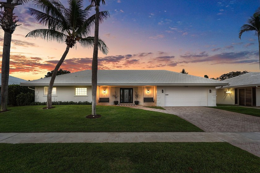 Welcome to this exceptional single-story waterfront residence in - photo 44