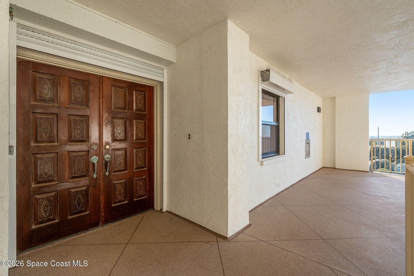 Discover the luxury of this 7th-floor corner oceanfront condo in - photo 9