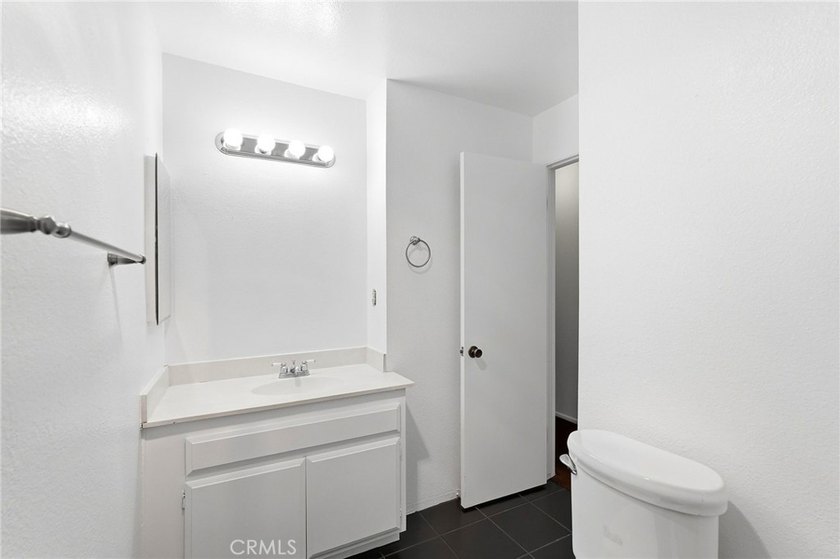 Welcome to this upper-level 2-bedroom, 2-bath condo offering 1 - photo 24