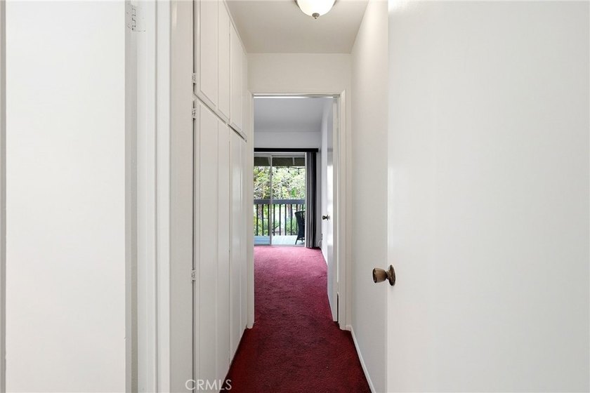 Welcome to this upper-level 2-bedroom, 2-bath condo offering 1 - photo 25