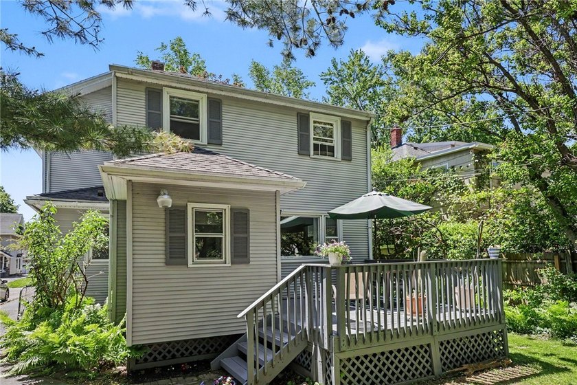 Spacious Center Entrance Colonial with nearly 2200 Square Feet - photo 32