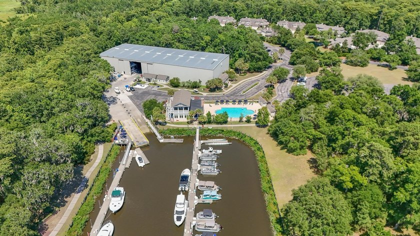 Welcome to an extraordinary waterfront residence in the Island - photo 13