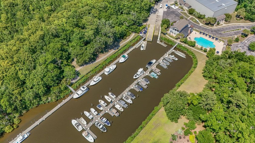 Welcome to an extraordinary waterfront residence in the Island - photo 15