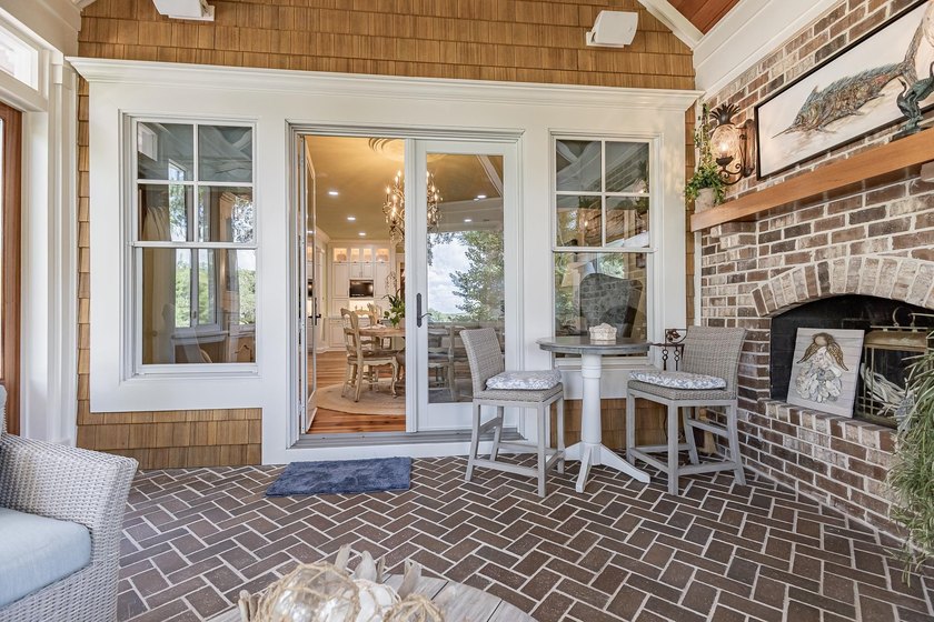 Welcome to an extraordinary waterfront residence in the Island - photo 36