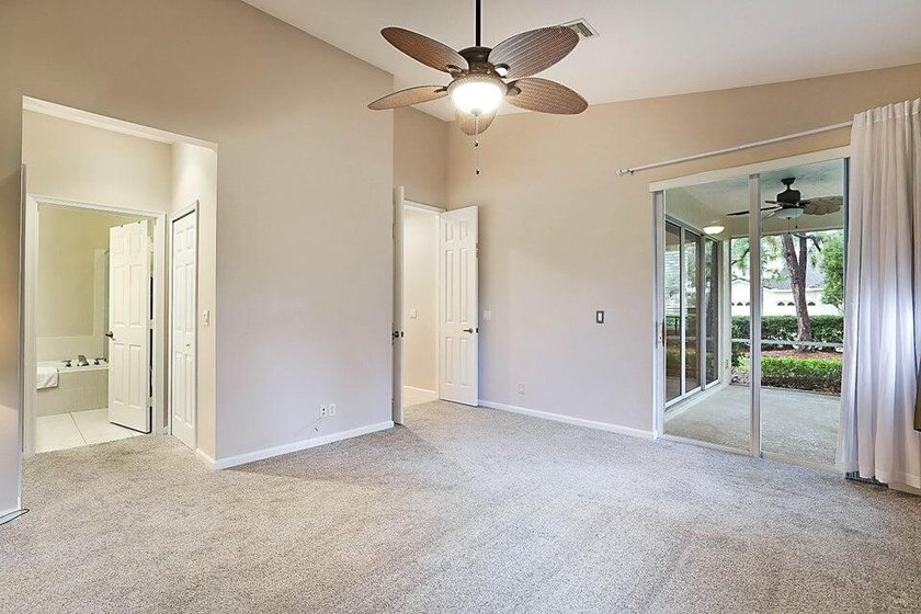 *NEW ROOF IN 2025* Welcome to this beautifully maintained 3-bed - photo 11