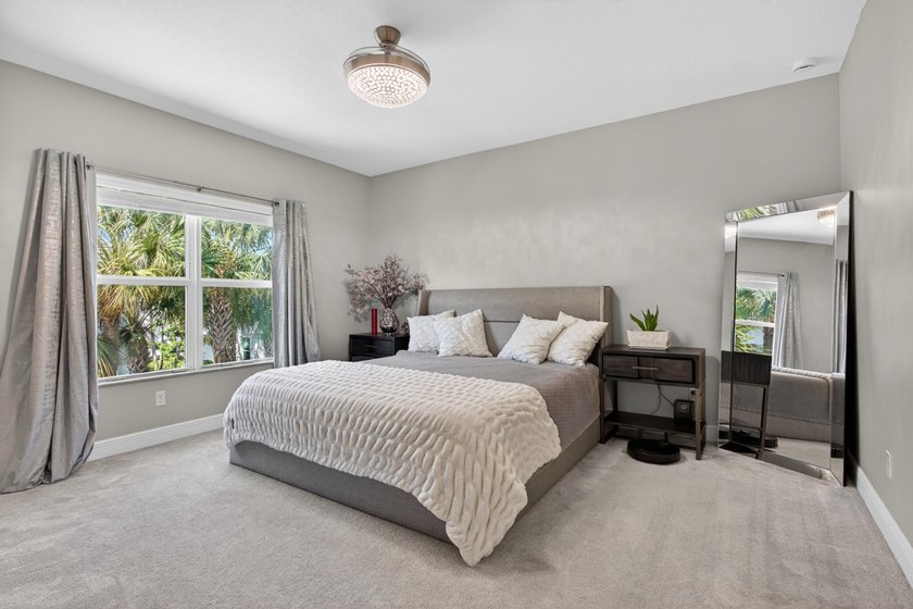 Beautifully upgraded 4BR / 2.5BA corner unit featuring an - photo 13
