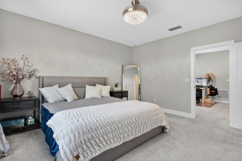 Beautifully upgraded 4BR / 2.5BA corner unit featuring an - photo 14
