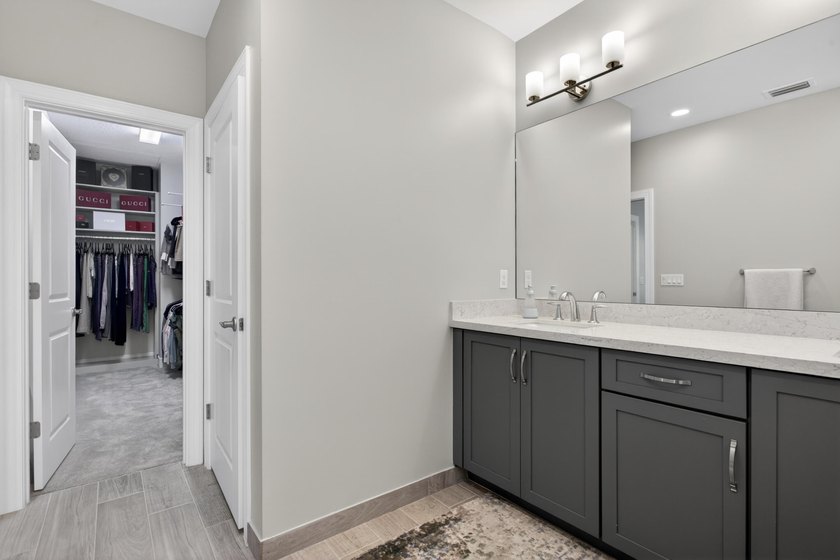 Beautifully upgraded 4BR / 2.5BA corner unit featuring an - photo 16