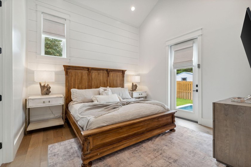 Luxury coastal living meets exceptional investment opportunity - photo 22