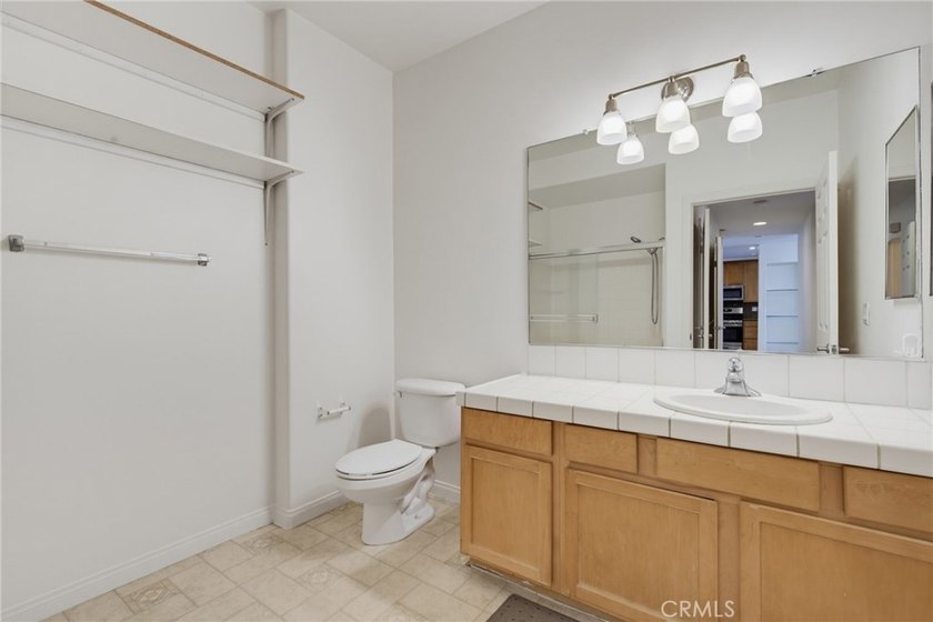 Welcome to this spacious 3-bedroom, 2.5-bath corner-unit - photo 22