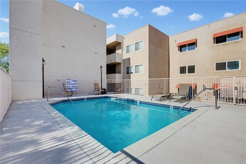Welcome to this spacious 3-bedroom, 2.5-bath corner-unit - photo 28