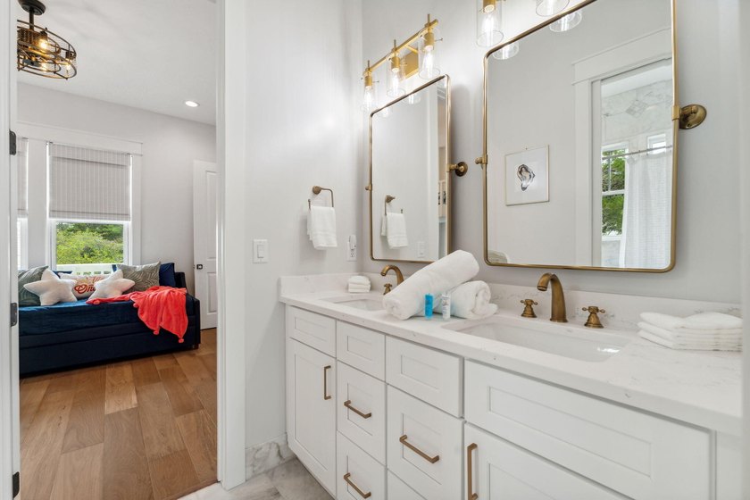 Luxury coastal living meets exceptional investment opportunity - photo 42