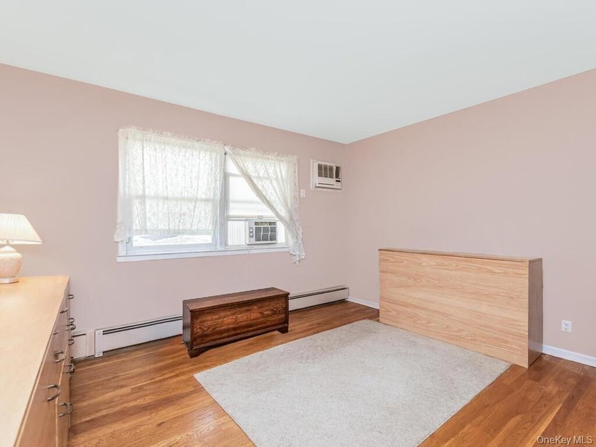 Beautiful fully detached legal 2-family home located in the - photo 7