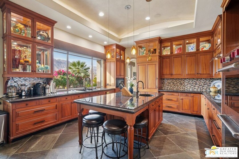 Sophisticated luxury meets timeless elegance in this exceptional - photo 18
