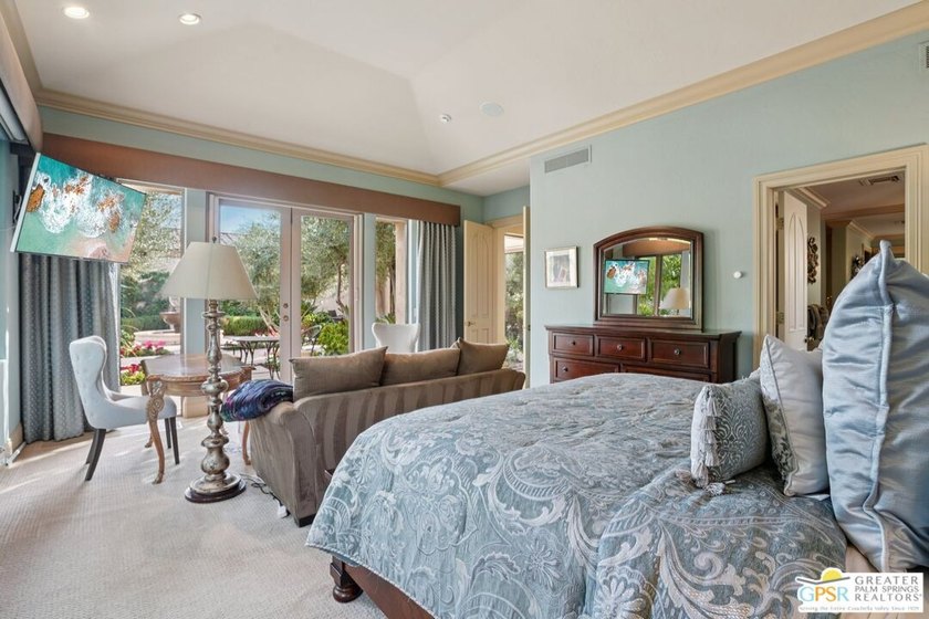 Sophisticated luxury meets timeless elegance in this exceptional - photo 41