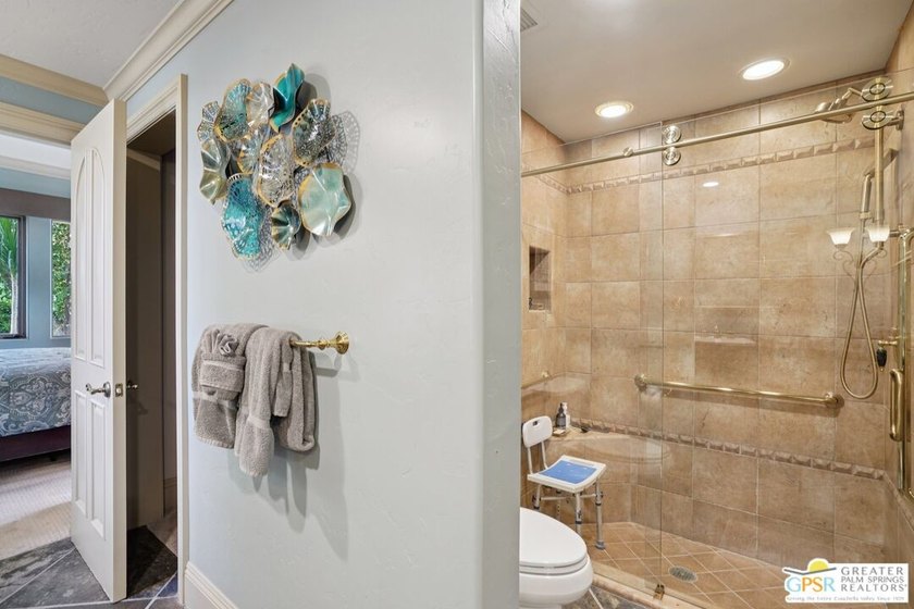 Sophisticated luxury meets timeless elegance in this exceptional - photo 44