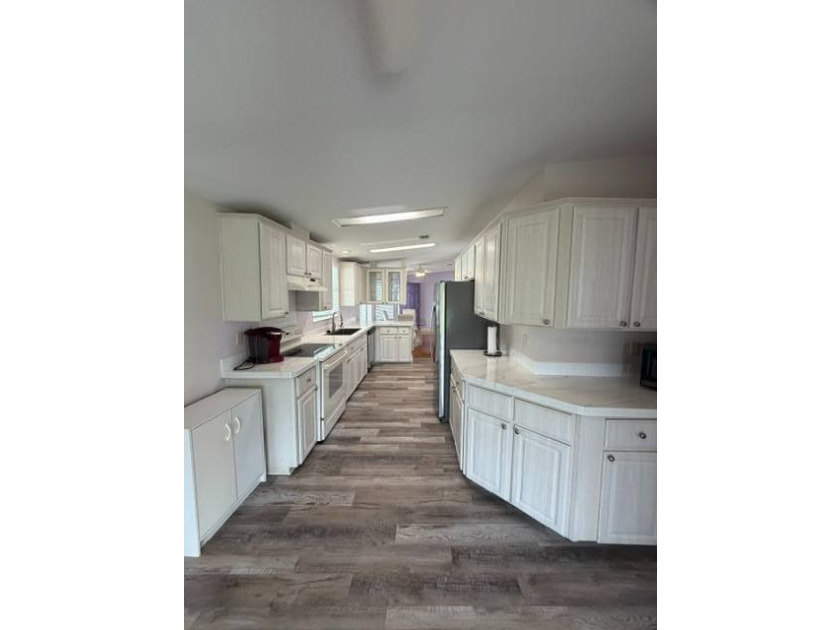 GOLF COURSE HOME FOR SALE - FURNISHED + GOLF CART INCLUDED! Move - photo 11
