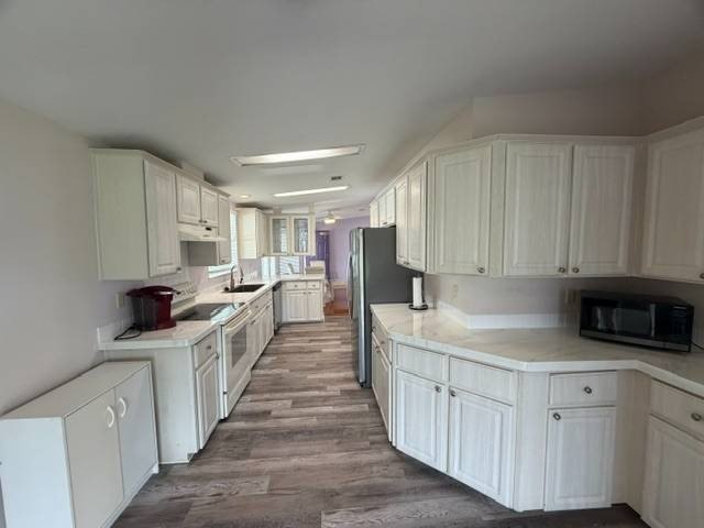 GOLF COURSE HOME FOR SALE - FURNISHED + GOLF CART INCLUDED! Move - photo 12