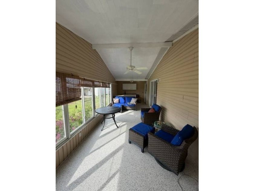 GOLF COURSE HOME FOR SALE - FURNISHED + GOLF CART INCLUDED! Move - photo 25