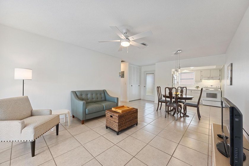 Welcome to this absolutely immaculate, furnished 1 bedroom 1 1/2 - photo 15