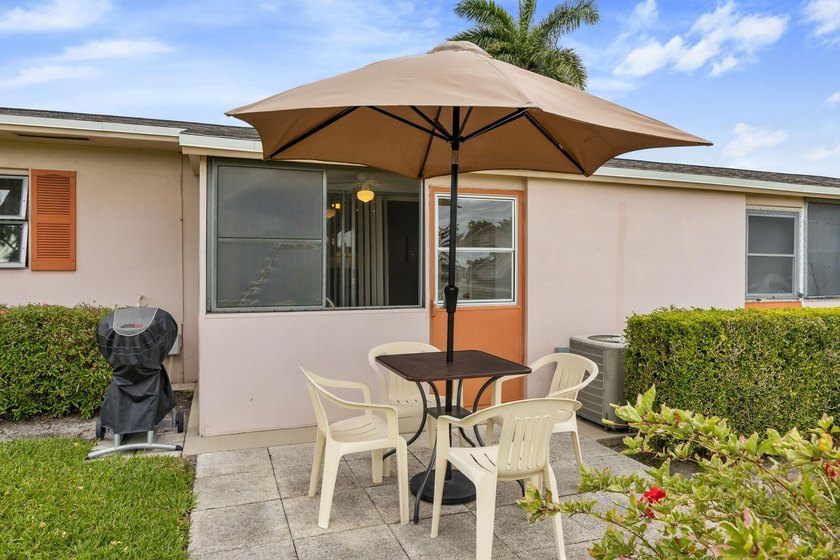 Welcome to this absolutely immaculate, furnished 1 bedroom 1 1/2 - photo 17