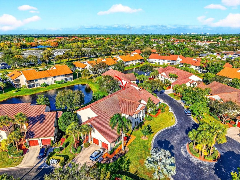 STUNNING LAKESIDE RENOVATION! 1st-floor condo offers expansive - photo 26
