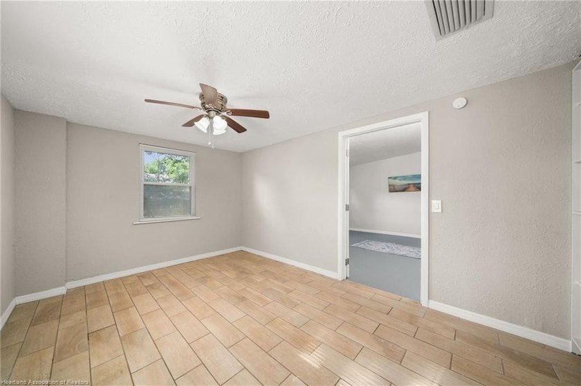 Discover this absolutely charming three-bedroom, two-bathroom - photo 27