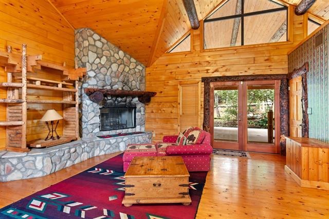 Custom Log Home - photo 7