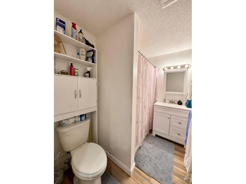 Enjoy the ease of low-maintenance living in the desirable - photo 9