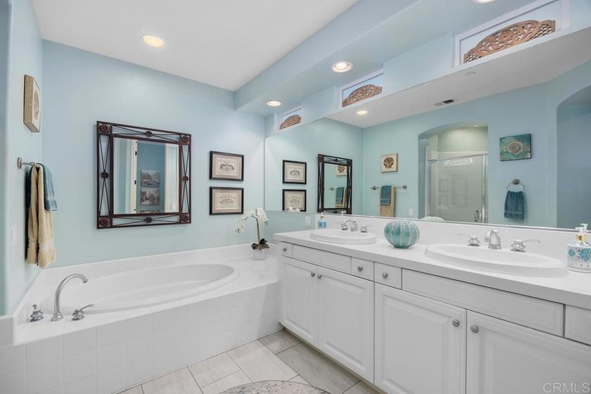 Experience the Coveted Coastal Solana Beach Lifestyle! Just down - photo 15