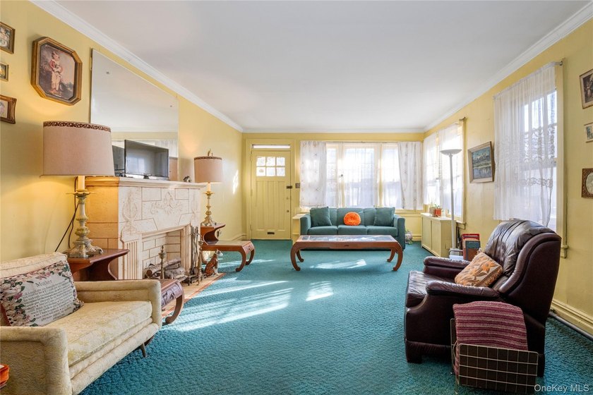 4 bedroom colonial located in the East Midwood section of - photo 6