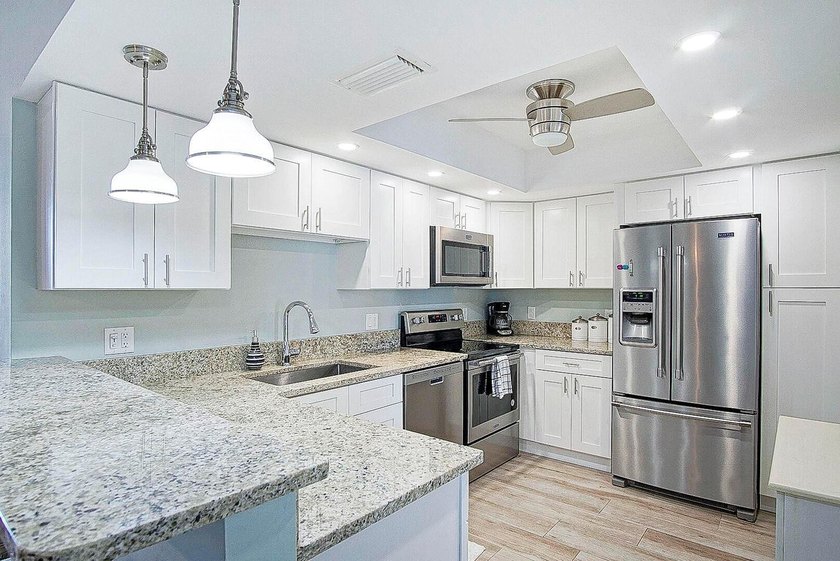Fabulous ocean &amp; sunset views!! Beautiful 2-bedroom 2-bath - photo 8