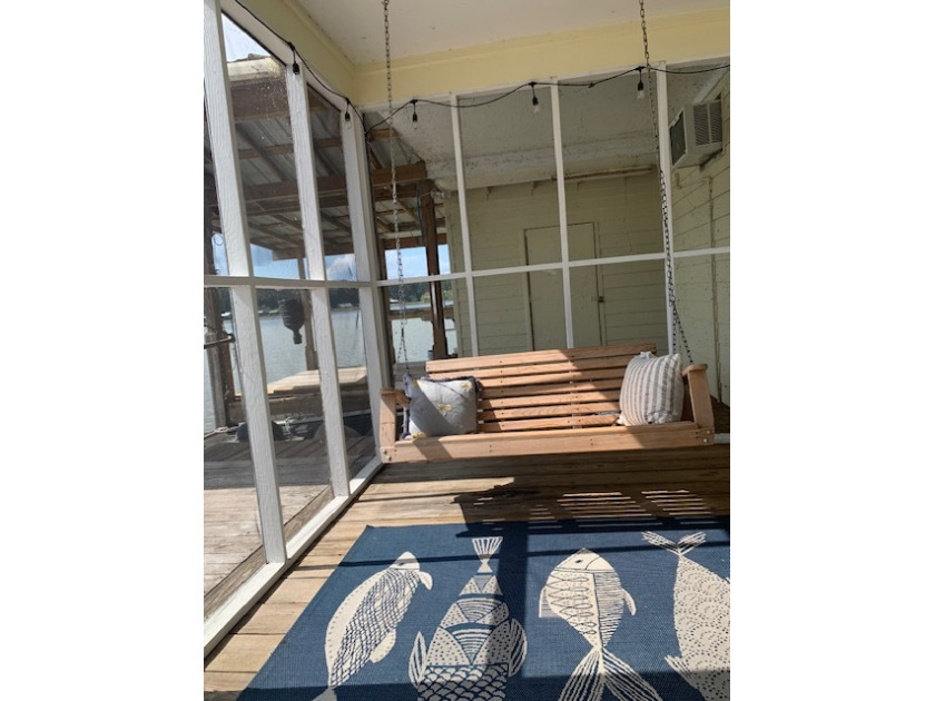 Porch Swing. - photo 20