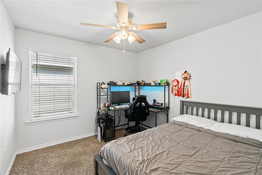 Welcome to easy living at 7629 Shadow Rider Lane! This - photo 13