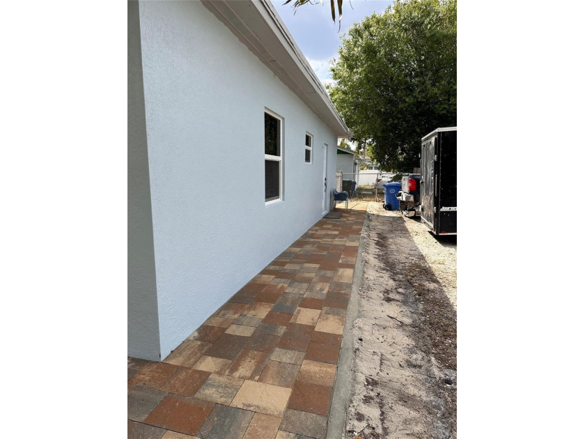 Rare income-producing duplex in East Oakland Park, FL - perfect - photo 16