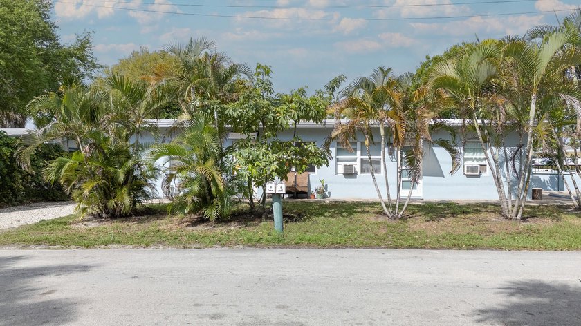Rare income-producing duplex in East Oakland Park, FL - perfect - photo 18