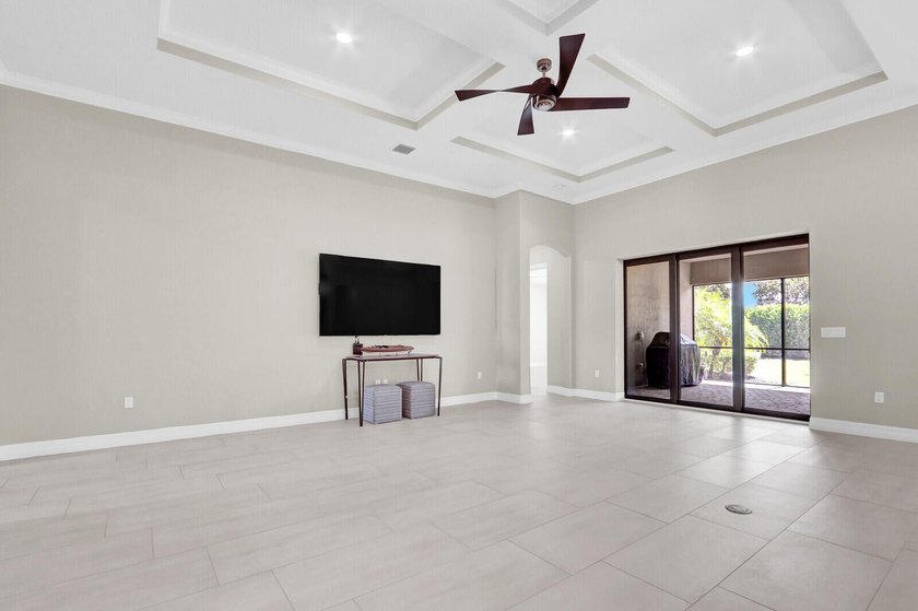 Stunning 4 bedroom/ 3.5 bath on .42 acres in the gated community - photo 12