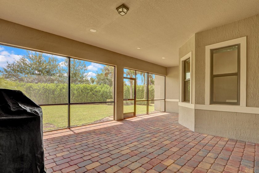 Stunning 4 bedroom/ 3.5 bath on .42 acres in the gated community - photo 42