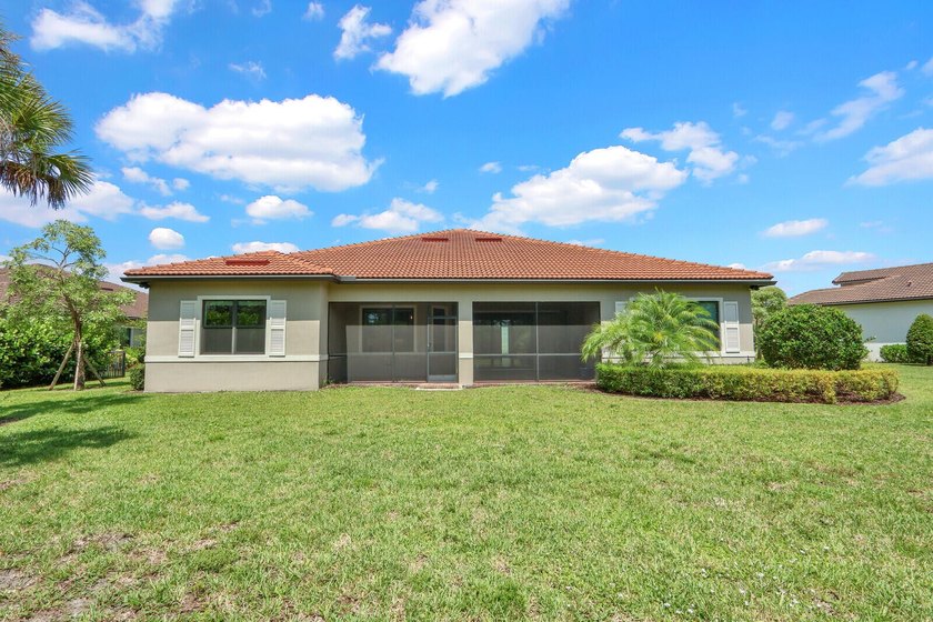 Stunning 4 bedroom/ 3.5 bath on .42 acres in the gated community - photo 43