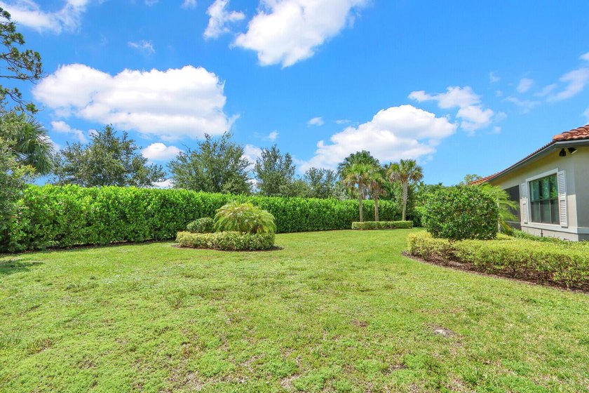 Stunning 4 bedroom/ 3.5 bath on .42 acres in the gated community - photo 47