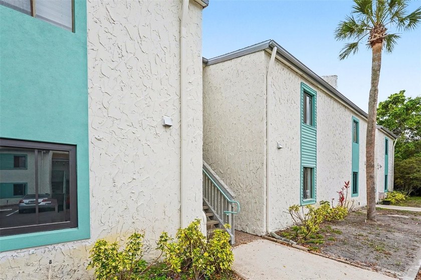This 1 bedroom, 1 bathroom condo has been recently remodeled and - photo 22