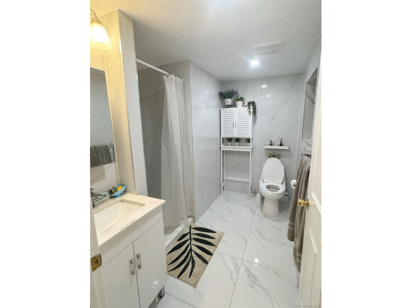 This stunning condo apartment features 2 spacious bedrooms and 2 - photo 3