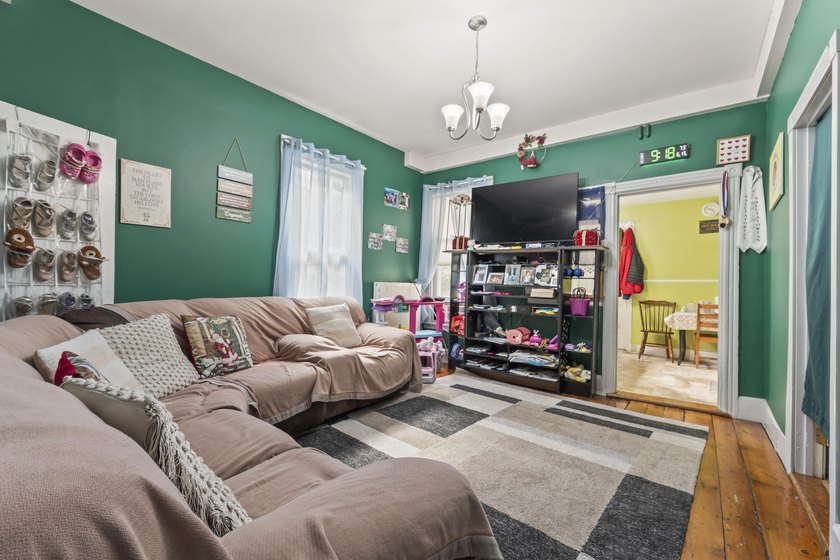 Prime 5-unit multifamily investment opportunity in Portland's - photo 6