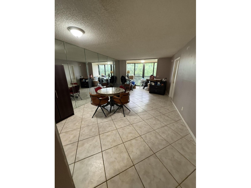 Penthouse 4th Floor condo with fabulous garden view. Panoramic - photo 11