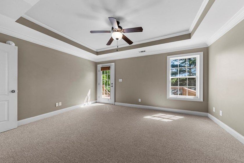 Experience the perfect blend of space, serenity, and convenience - photo 25